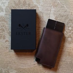 NEW Ekster Parliament Smart Wallet plus Tracker Card